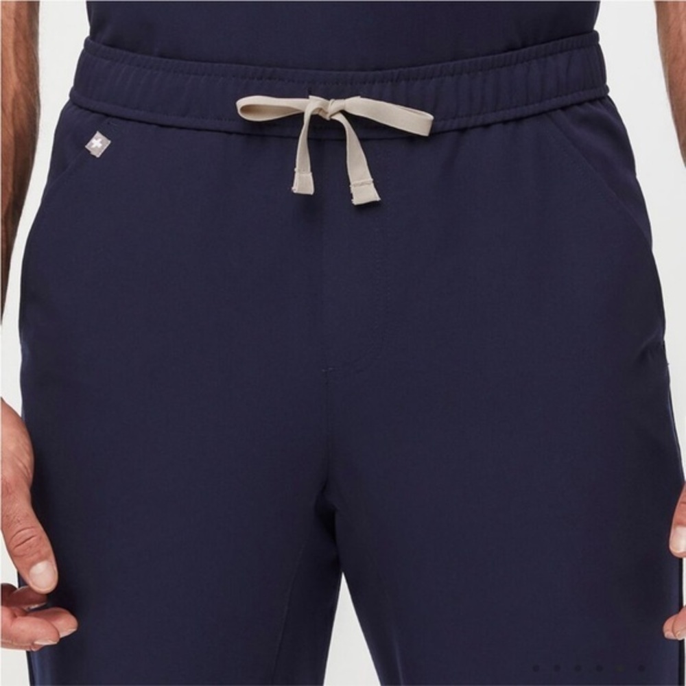 Figs Mens Tansen Jogger Scrub Pants™ size small, short